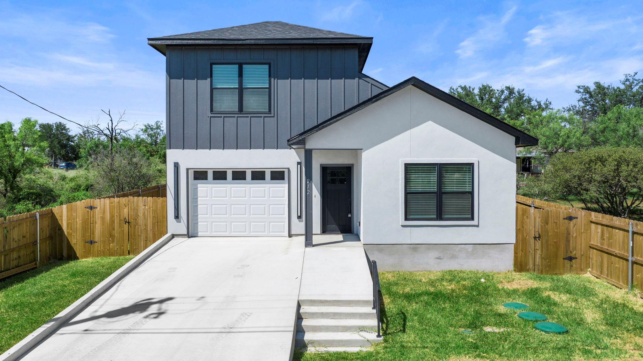 212 Southwood Dr, Granite Shoals, TX 78654