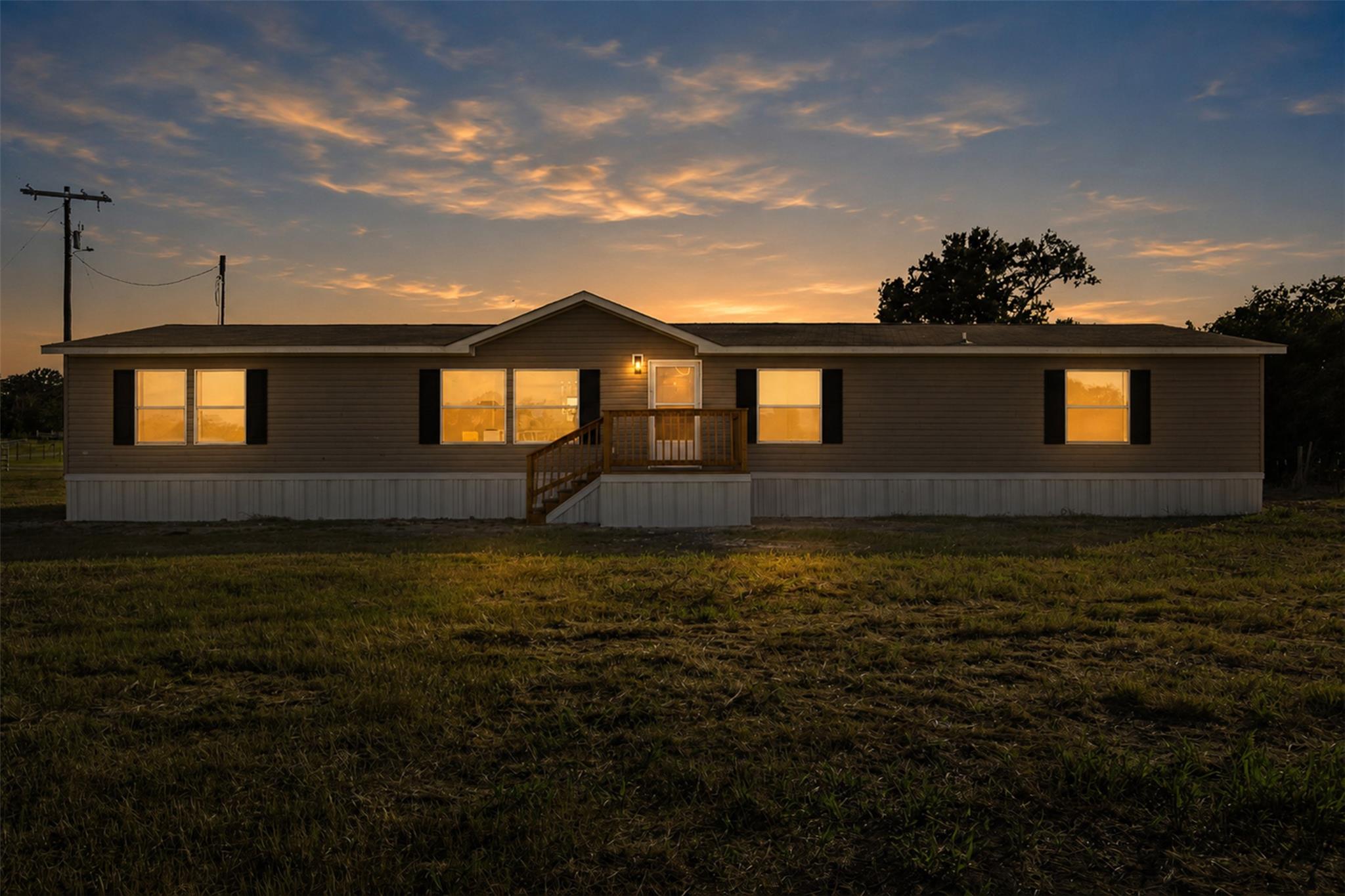 3299 Dale Ln, Dale, TX 78616