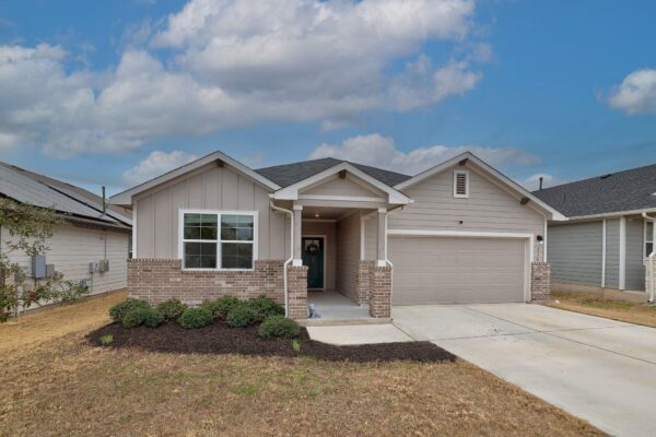 224 Lavaca River Ln, Hutto