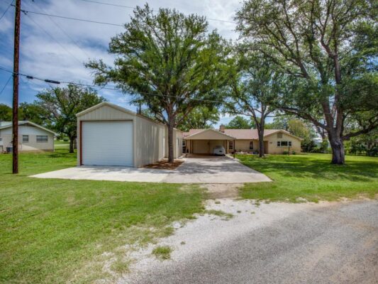 518 ELM Cir, Buchanan Dam