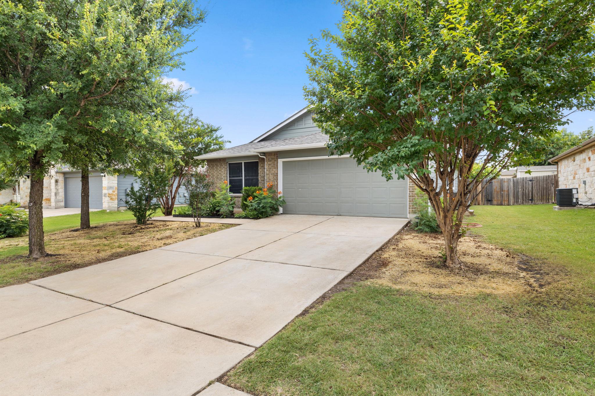 102 Esparza Ct, Hutto, TX 78634