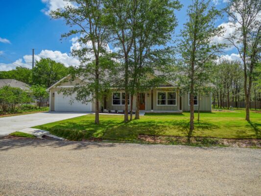 207 Waipahoehoe Dr, Bastrop