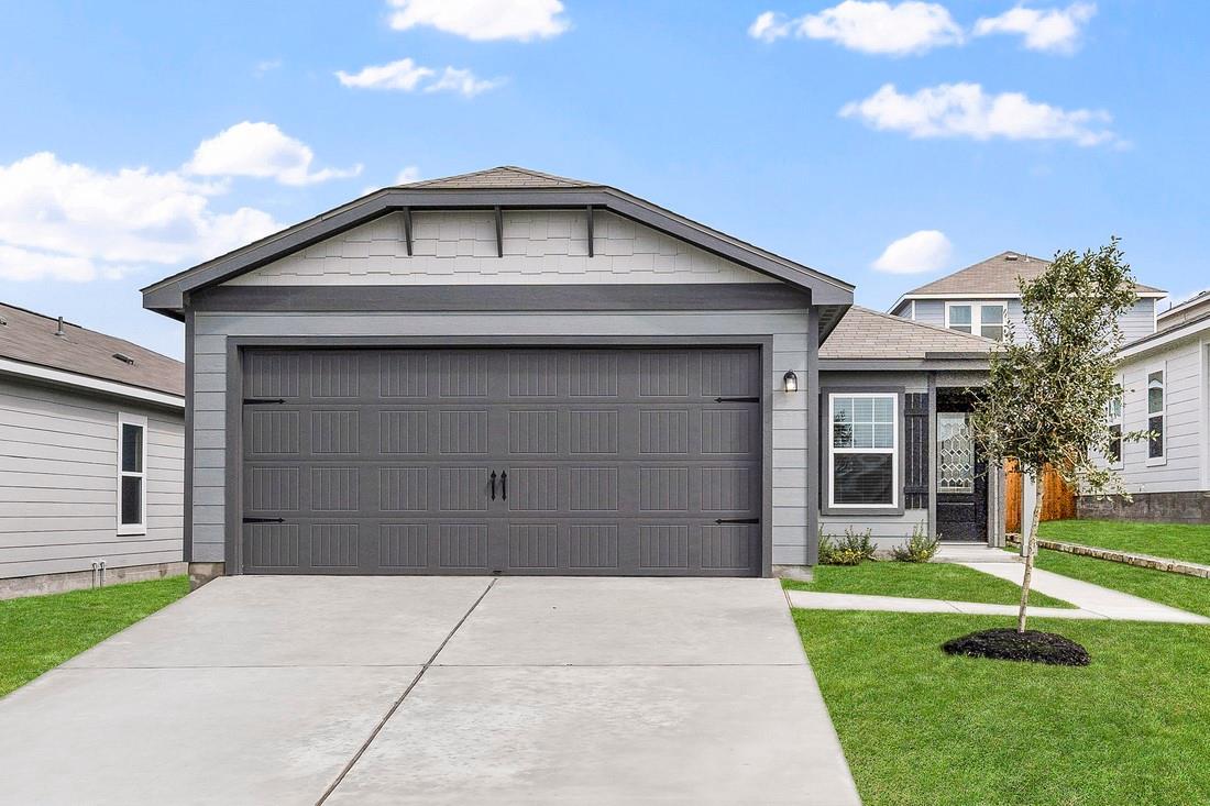 100 Captain Dooley Ln, Jarrell, TX 76537