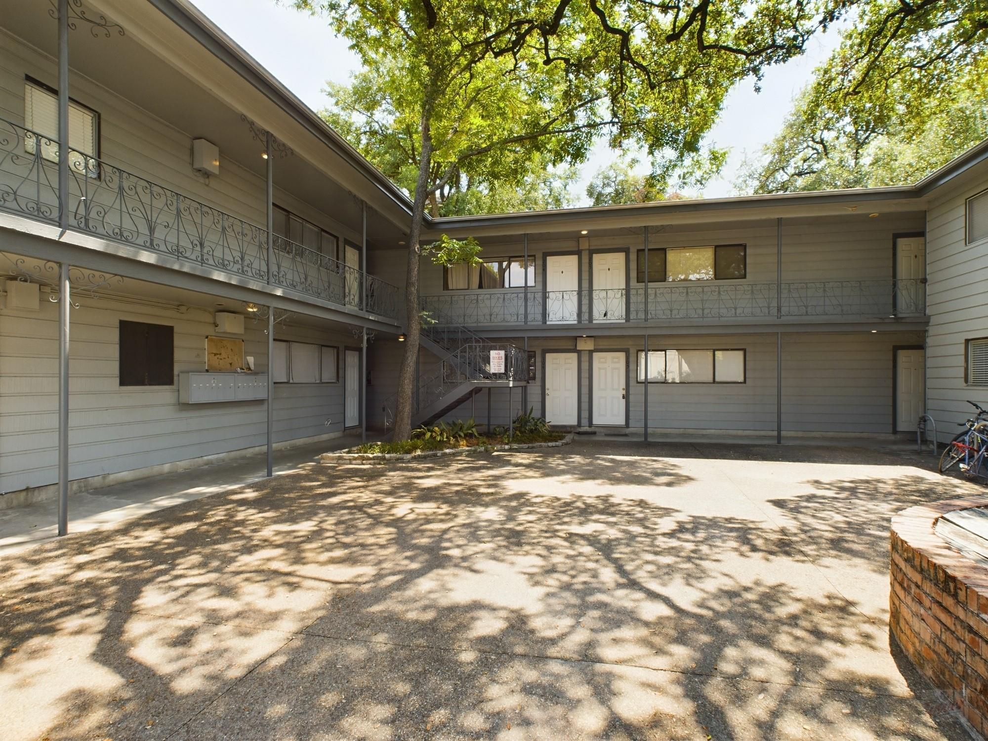 803 W 28th St #206, Austin, TX 78705