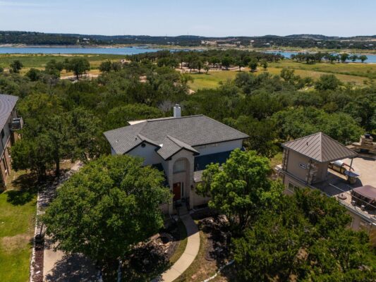 704 Deckhouse Dr, Lago Vista
