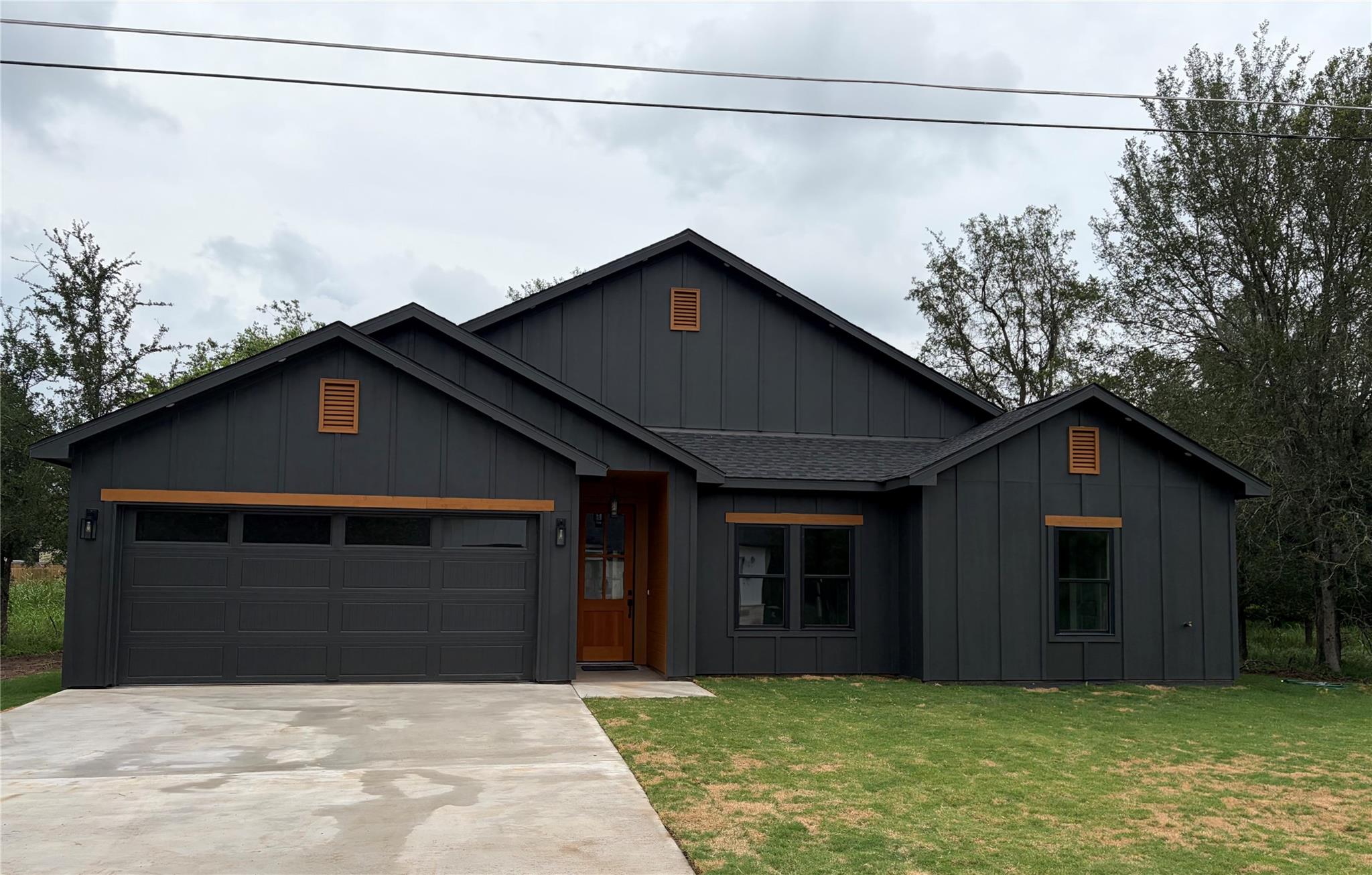 130 Waimanalo Ln, Bastrop, TX 78602
