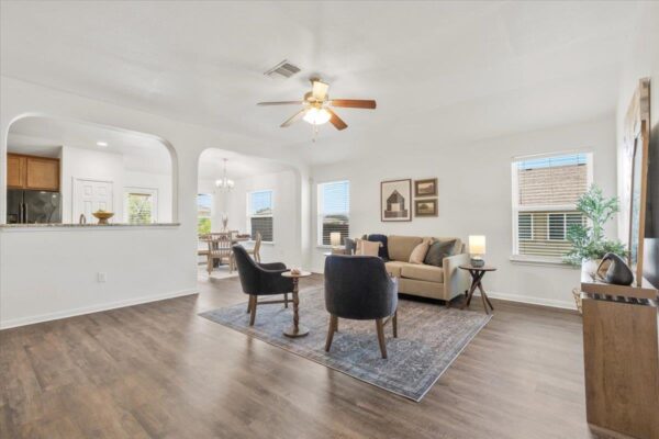 300 Nueces River Trl, Hutto