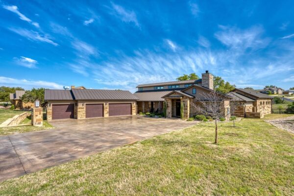 128 Westgate Loop, Horseshoe Bay