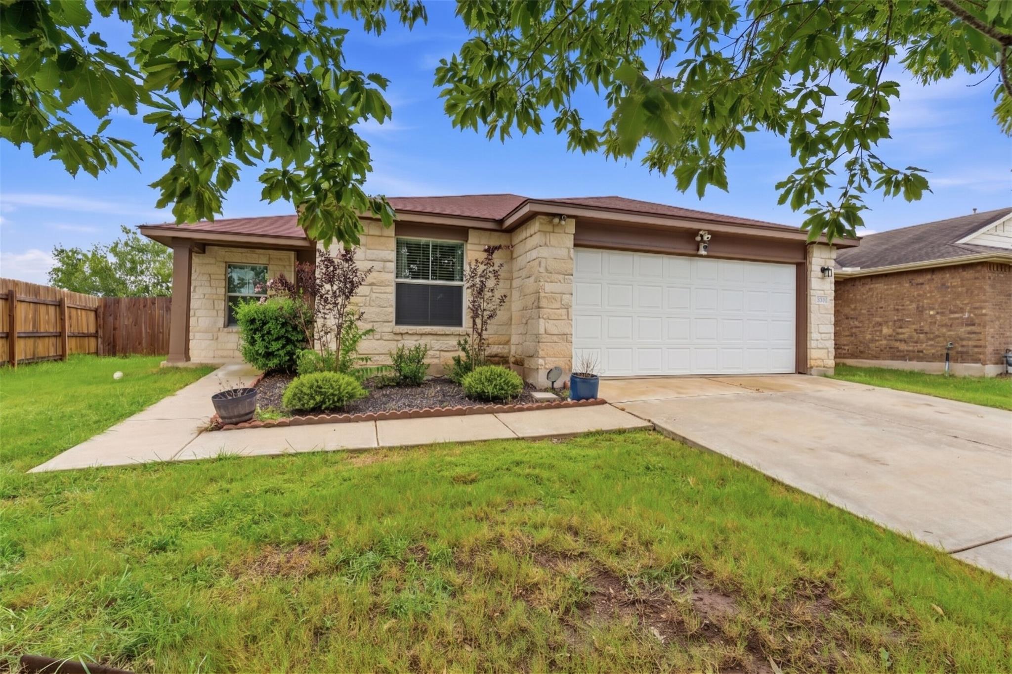 18512 Great Falls Dr, Manor, TX 78653
