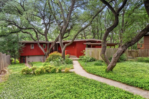 4927 Strass Dr, Austin