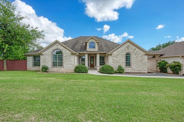 1238 Little Bear Rd, Buda