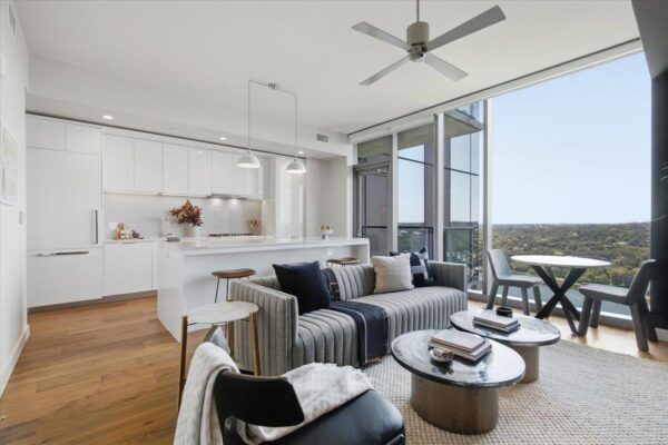 44 East Ave #1811, Austin