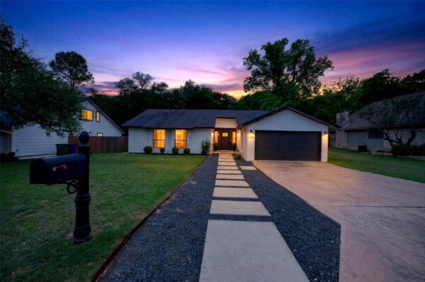 6703 Danwood Dr, Austin