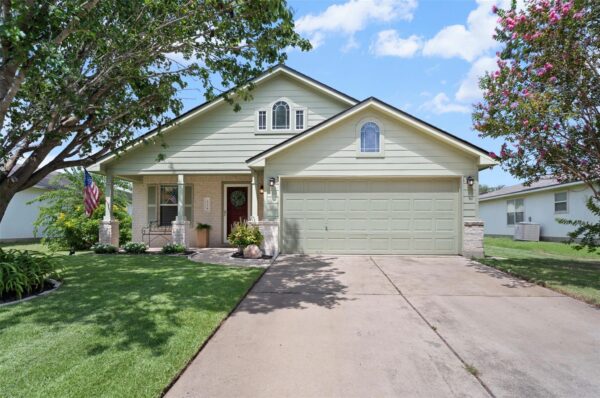 214 Jennifer Ln, Bastrop