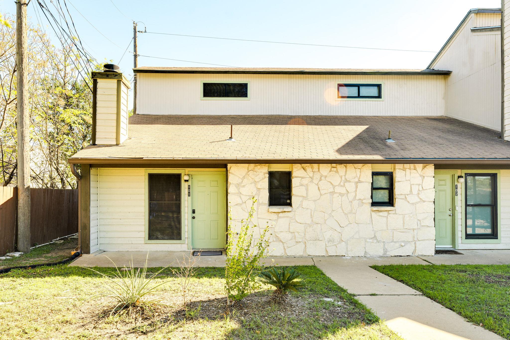 4307 1st St S #101, Austin, TX 78745
