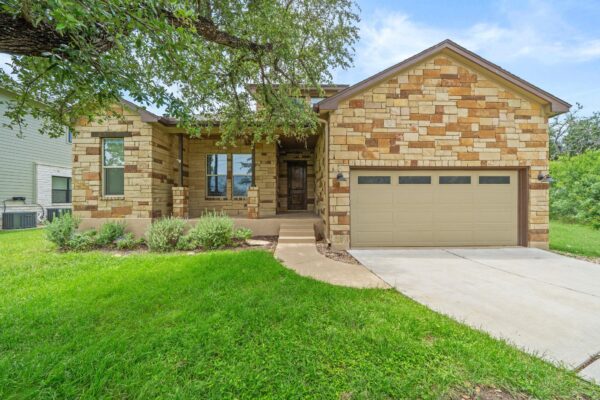 413 Bedford Dr, Spicewood