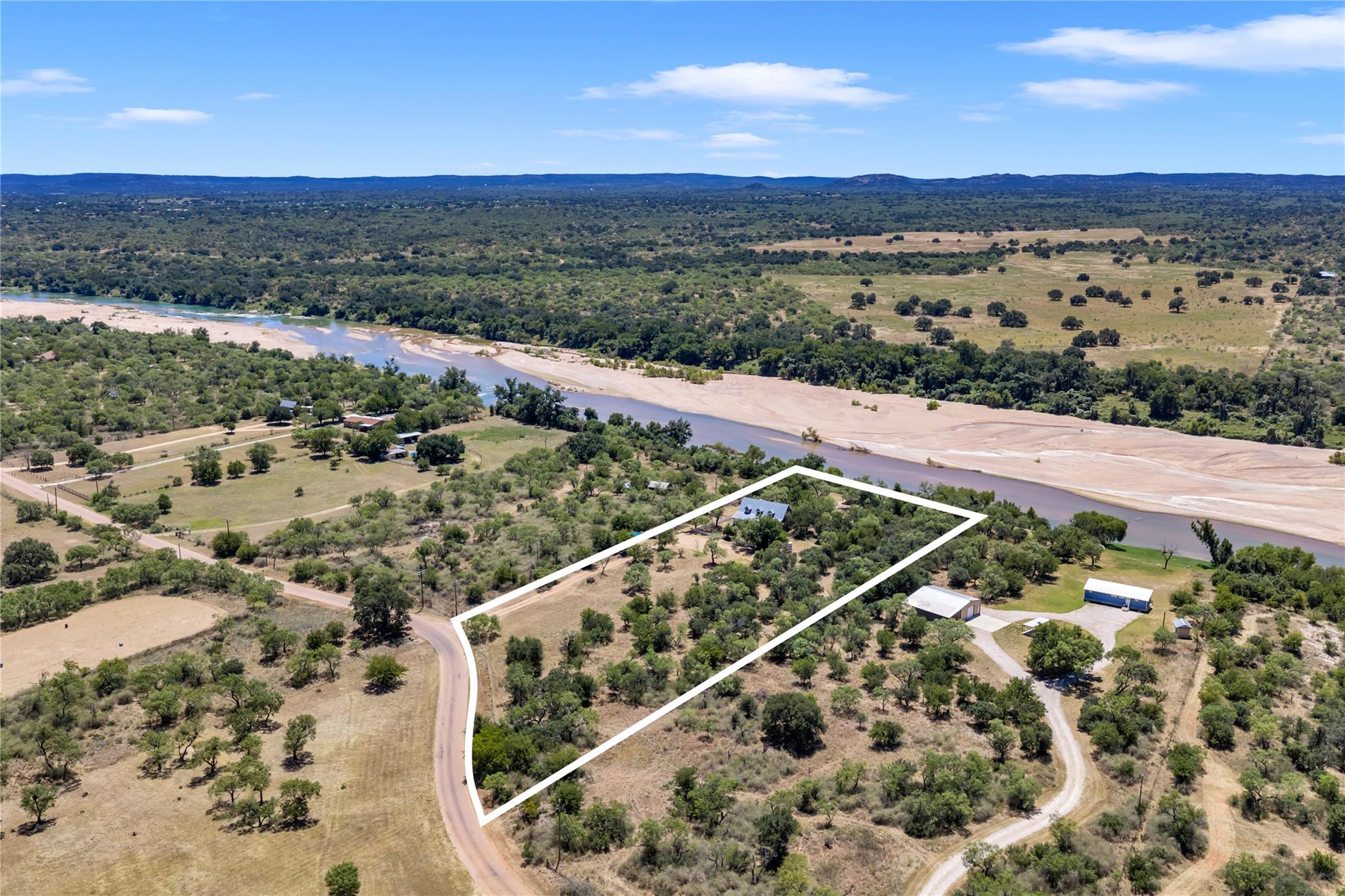 211 Riverside Dr W, Llano, TX 78643