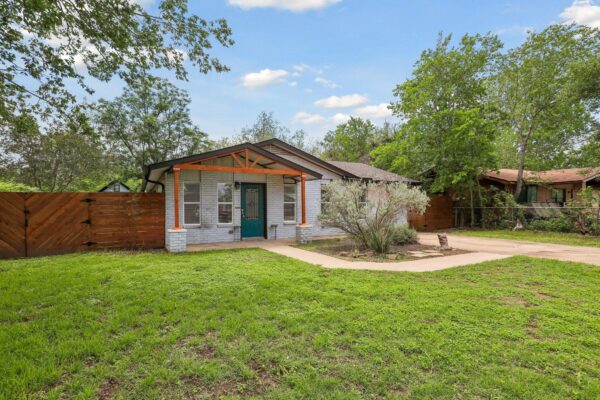 407 Magnolia St, Bastrop