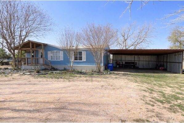 709 N 5th St, Jarrell