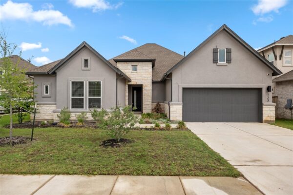 123 Lake Charlotte Creek Dr, Bastrop