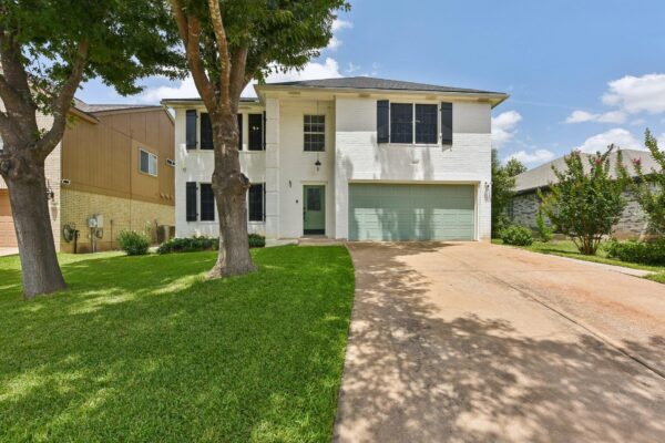3821 Tailfeather Dr, Round Rock