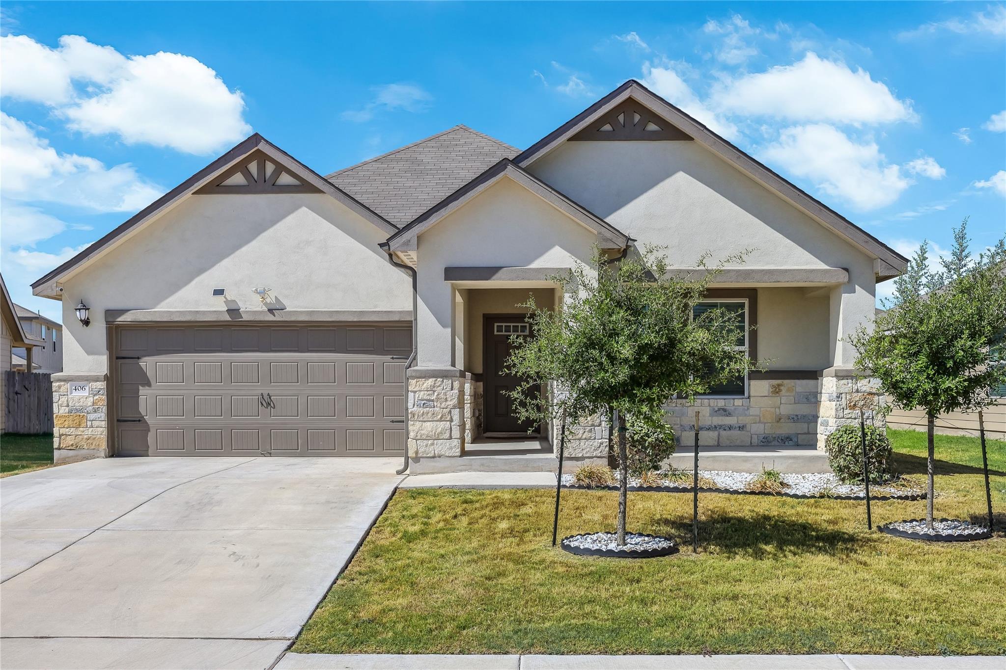 406 Grasslands Trl, Hutto, TX 78634