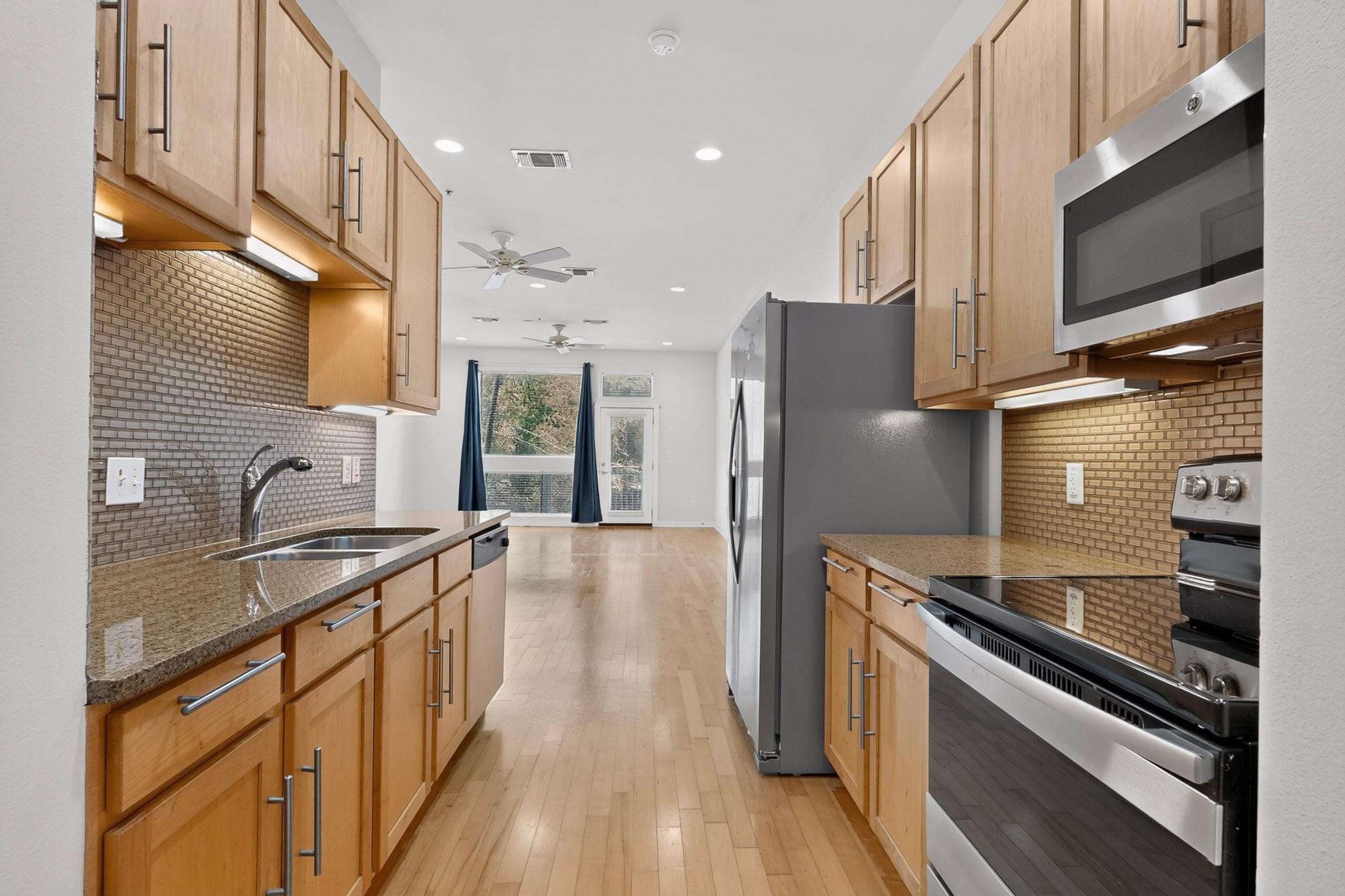 2931 E 12th St #206, Austin, TX 78702