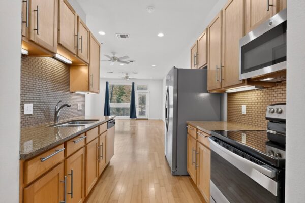 2931 E 12th St #206, Austin