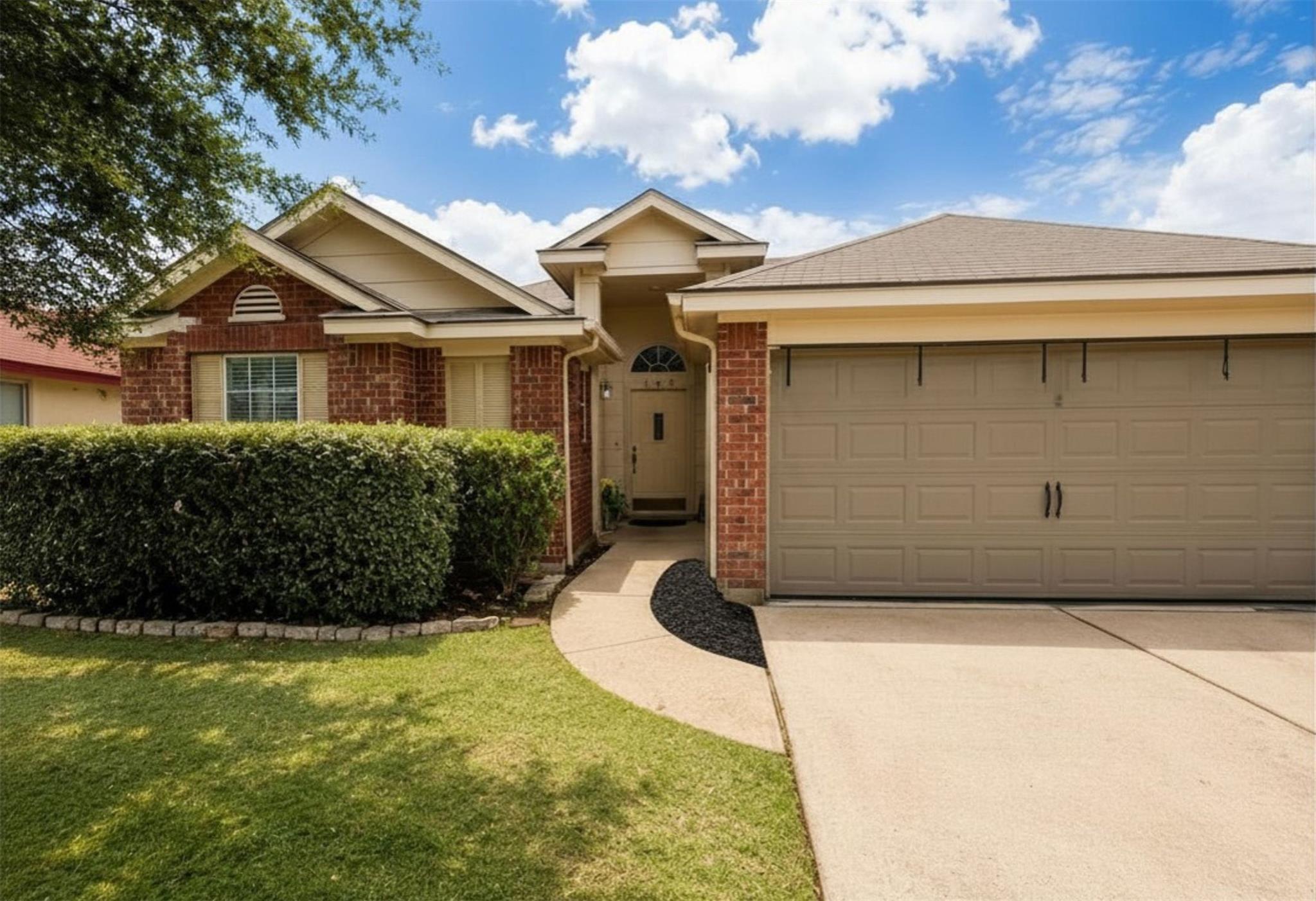 105 Quartz Dr, Jarrell, TX 76537