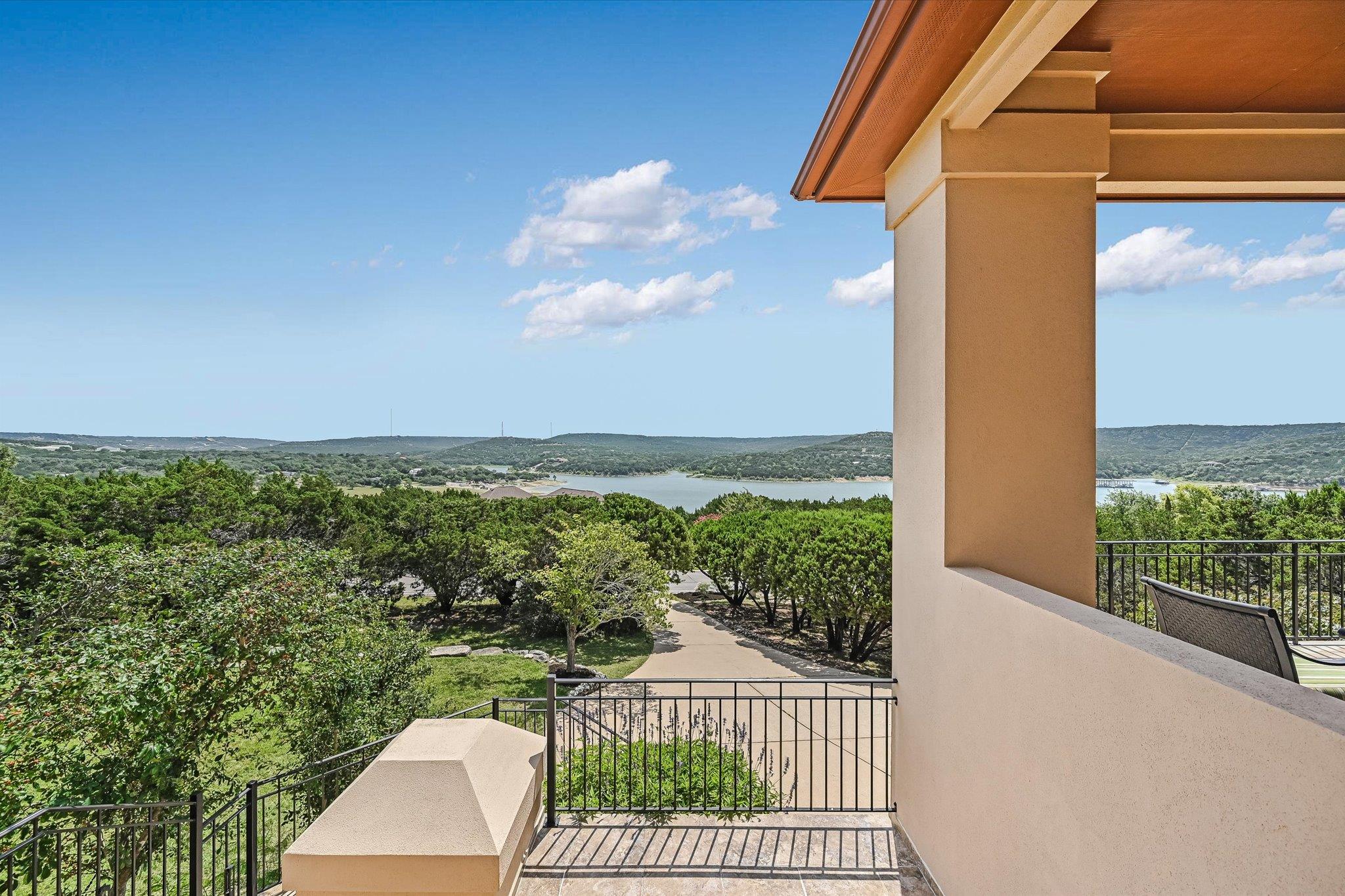 17309 Northlake Hills Dr, Jonestown, TX 78645