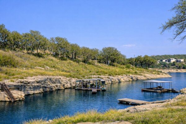 2609 Oak Ridge Dr, Spicewood
