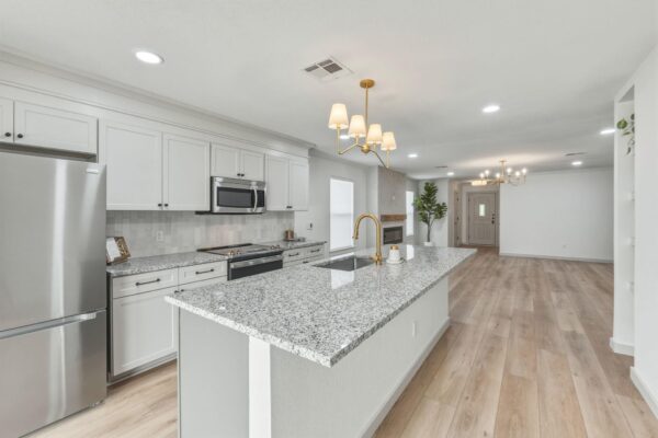 211 Banner Ave, Leander
