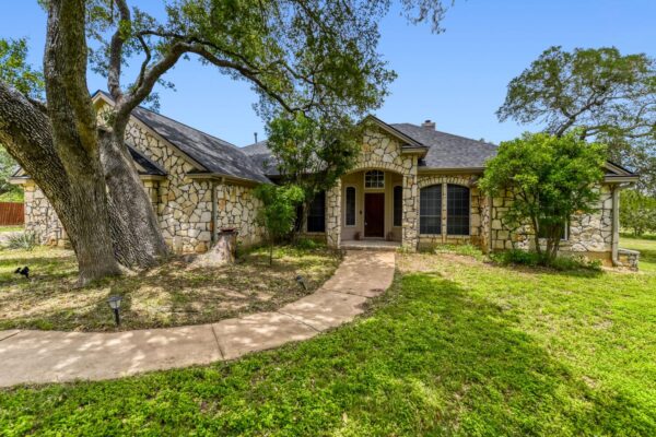 330 Humphrey Dr, Buda