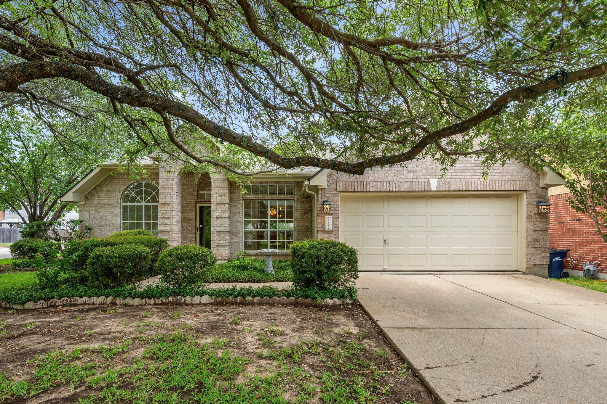 707 Ridge View Dr, Leander, TX 78641