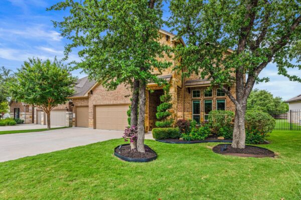 108 Redtail Ln, Leander