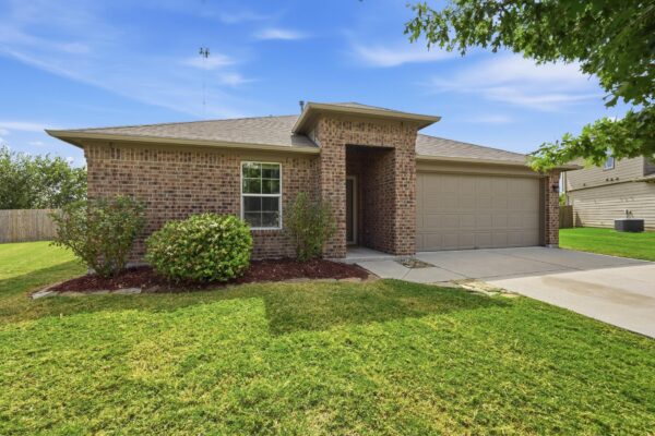 101 Rafe Ct, Kyle