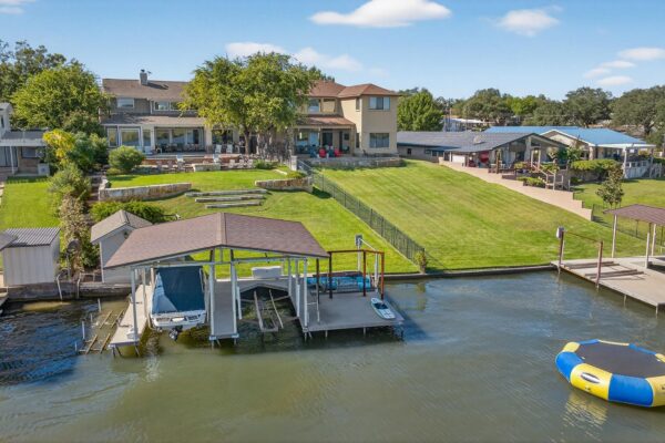121 Christopher Ln, Kingsland