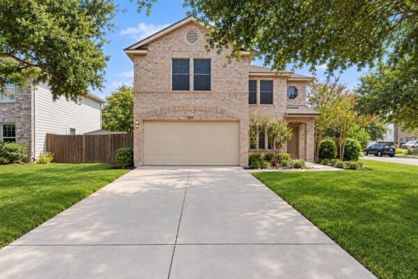 551 Whispering Hollow Dr, Kyle