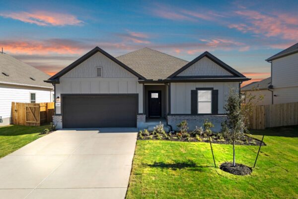 245 Red Tail Hawk Ln, Cedar Creek