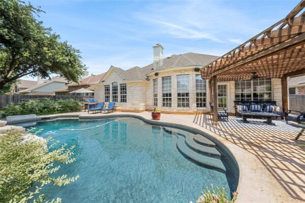 14936 Thatcher Dr, Austin