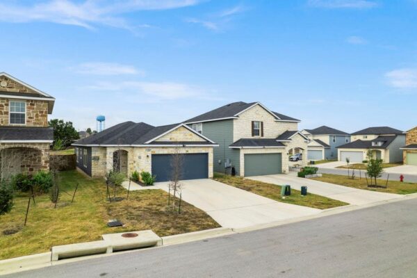 104 Katie Elder Dr, Jarrell