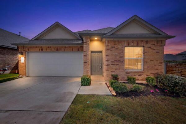 941 Legends Ln, Georgetown