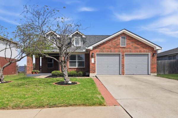 905 Lee Dr, Leander