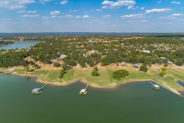 25201 & 25203 Lakeview Dr, Spicewood