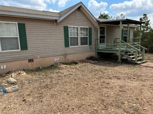 157 Lakeside Dr, Bastrop