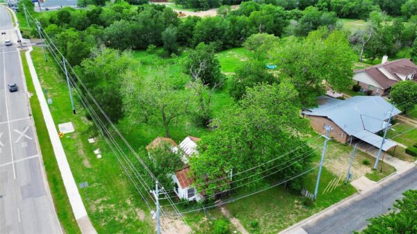 502 Martin Luther King Jr Dr, Bastrop