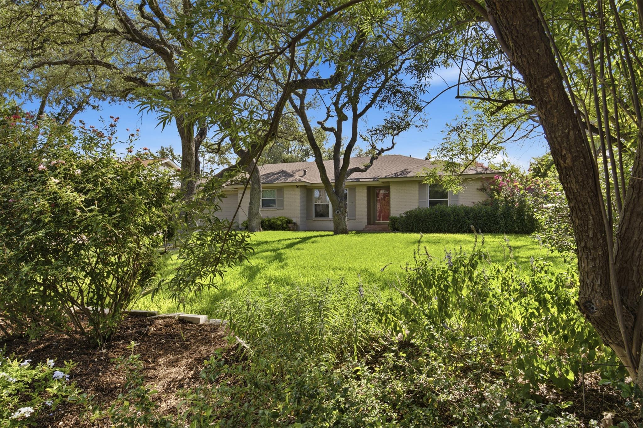 13523 Briar Hollow Dr, Austin, TX 78729