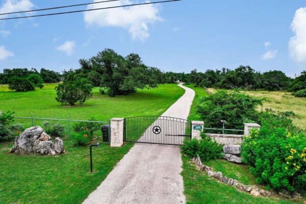 209 Cascade Trl, San Marcos
