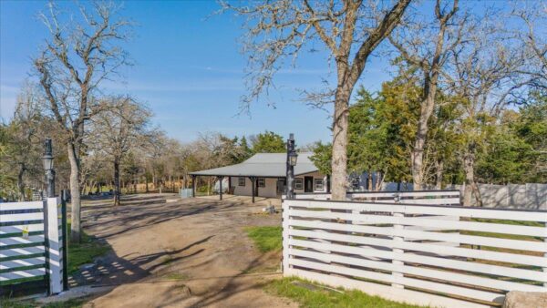 240 Riddle Rd, Cedar Creek