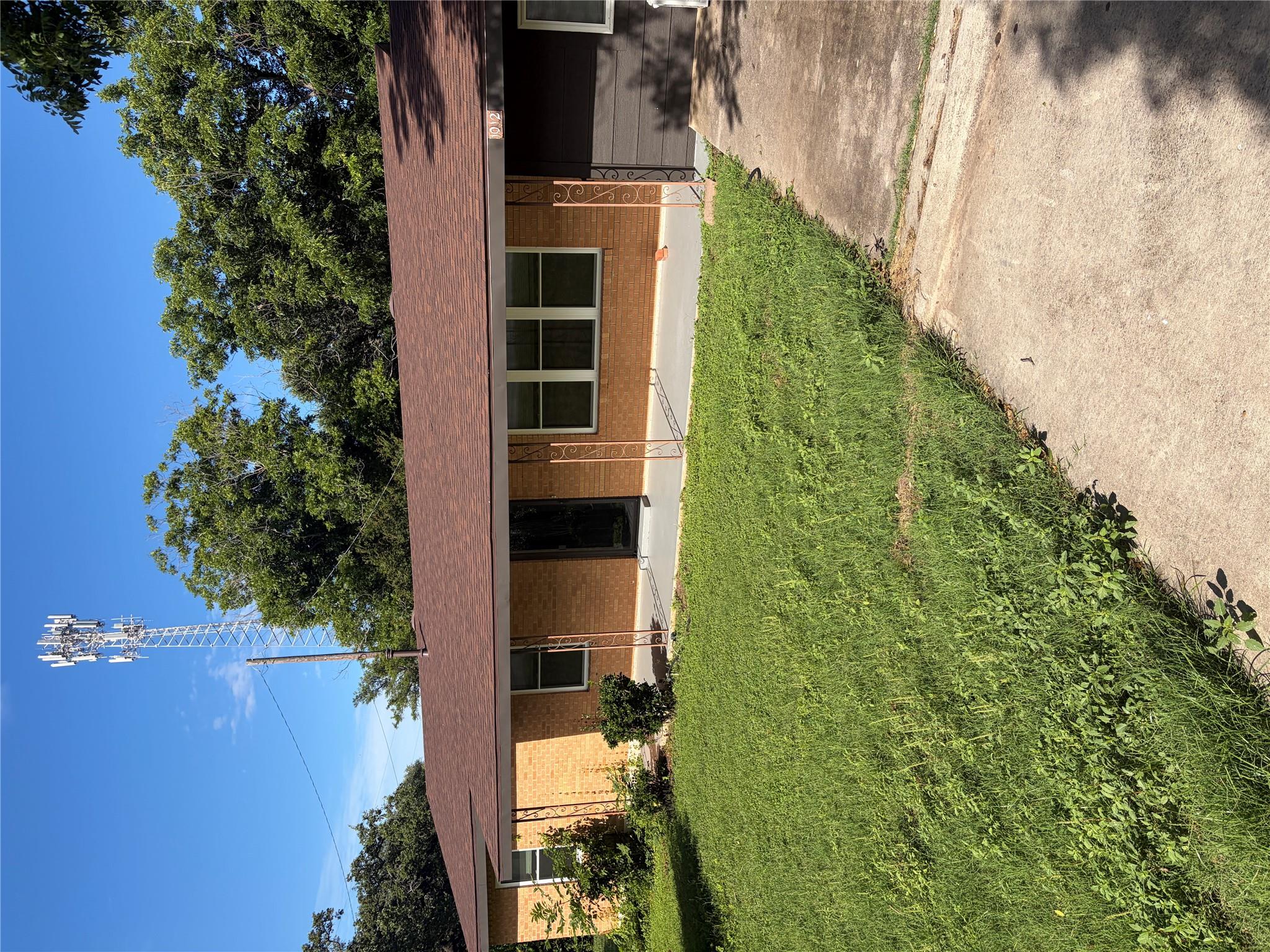 1012 N Water St, Burnet, TX 78611